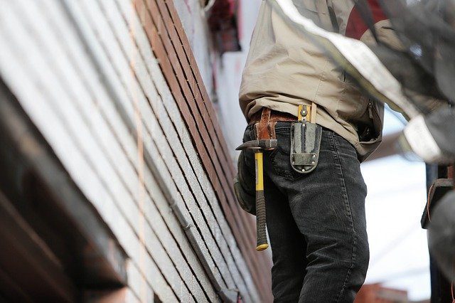 construction worker hurt on job
